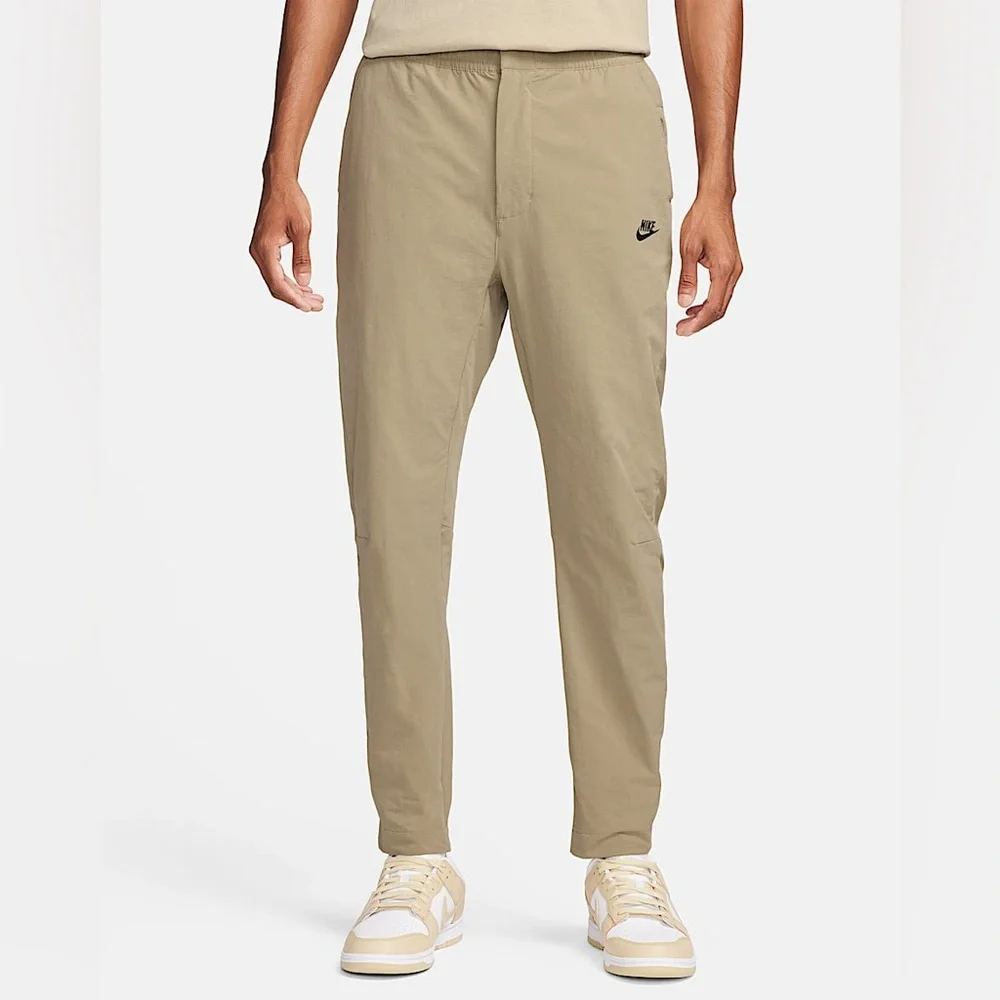 Nike Men's Woven Commuter Trousers - Picture 2 of 11